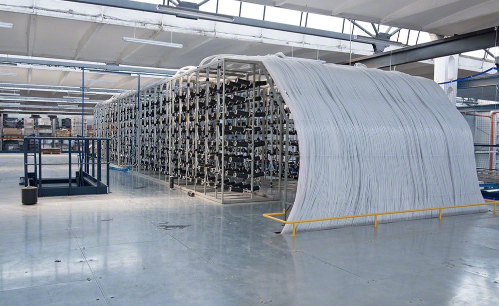 A Mezzanine is also set up at the beginning of plant’s manufacturing line A Mezzanine is also set up at the beginning of plant’s manufacturing line