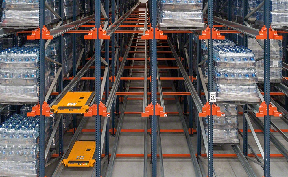 Pallet Shuttle system in the bottling plant of Manantiales del Portell Pallet Shuttle system in the bottling plant of Manantiales del Portell