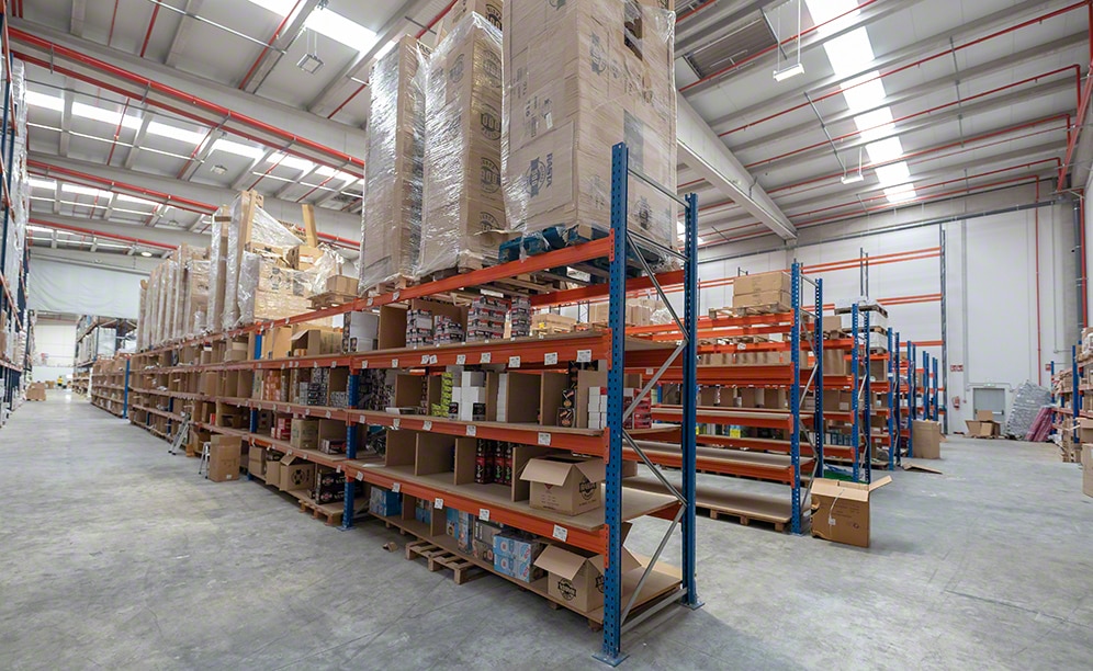 Shelving for picking that provide direct access to products Shelving for picking that provide direct access to products