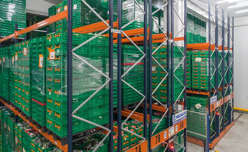 High-density system that, also, offers direct access to the goods High-density system that, also, offers direct access to the goods