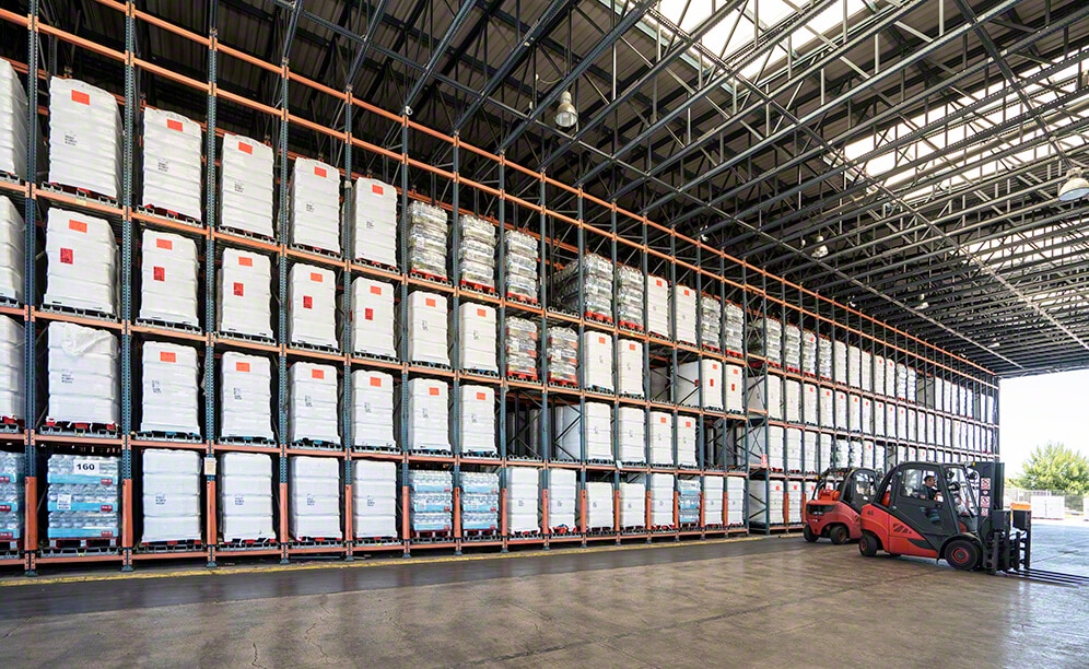 The clad-rack warehouse maximises the available surface area The clad-rack warehouse maximises the available surface area