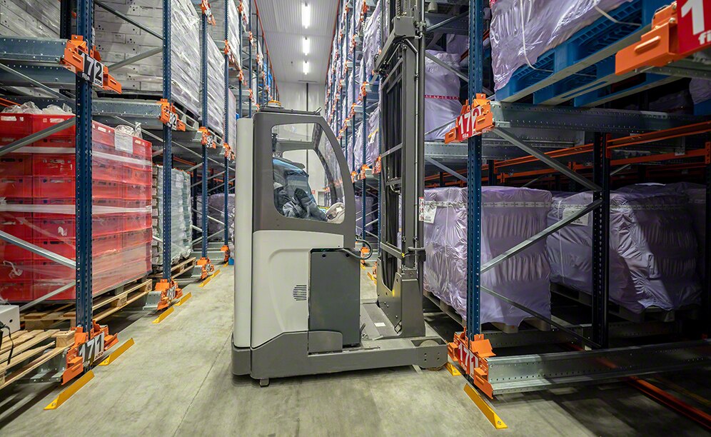 Freezer store of El Encinar de Humienta with the Pallet Shuttle system