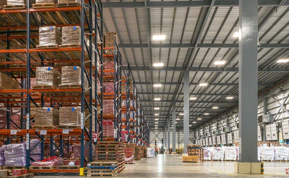 César Iglesias cleaning and food products warehouse