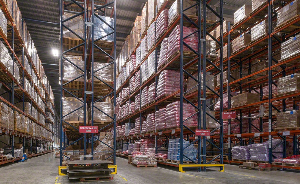 Single and double depth pallet racks for César Iglesias Single and double depth pallet racks for César Iglesias