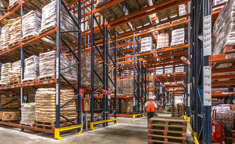 Management of 400 SKUs on the César Iglesias pallet racks Management of 400 SKUs on the César Iglesias pallet racks