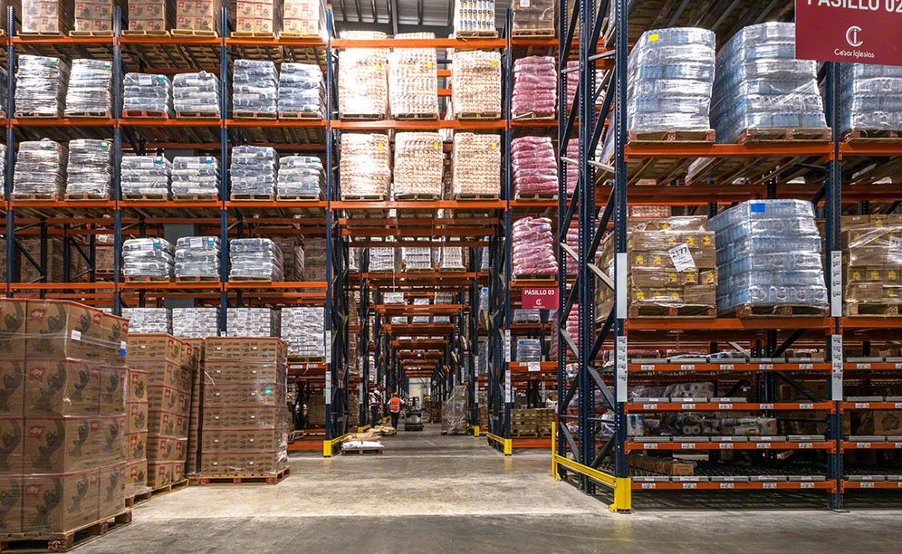 Direct access facilitates the handling of goods at César Iglesias Direct access facilitates the handling of goods at César Iglesias