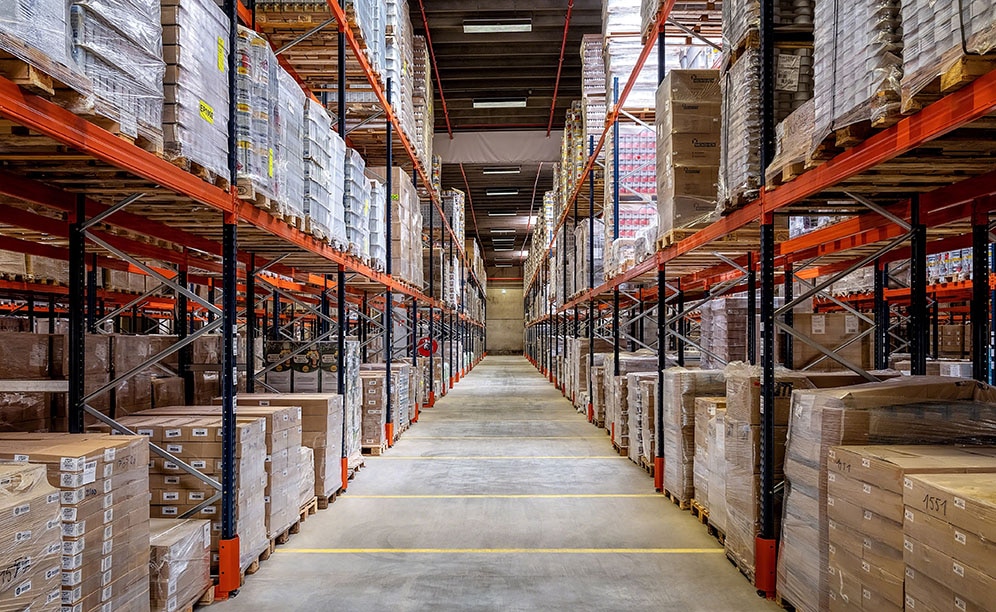 The racks adapt to Dometrans' pallets of varying sizes
