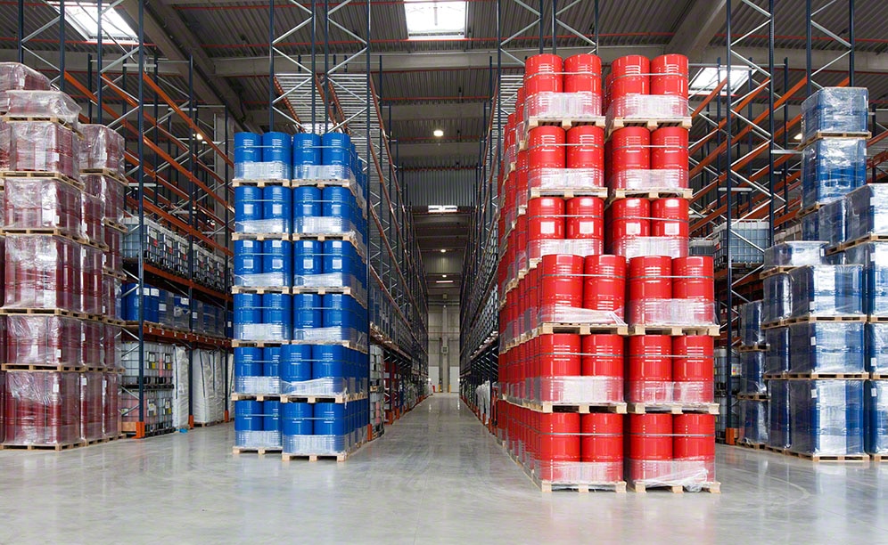 IBC containers and big bags on the Transports Fuchs racks IBC containers and big bags on the Transports Fuchs racks