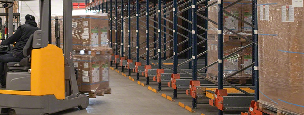 Trigano Jardin's warehouse in France with the Pallet Shuttle system by Mecalux