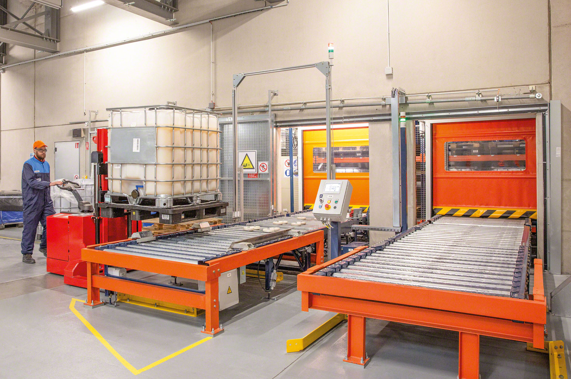 Automated warehouse with Nippon Paint’s automotive paint