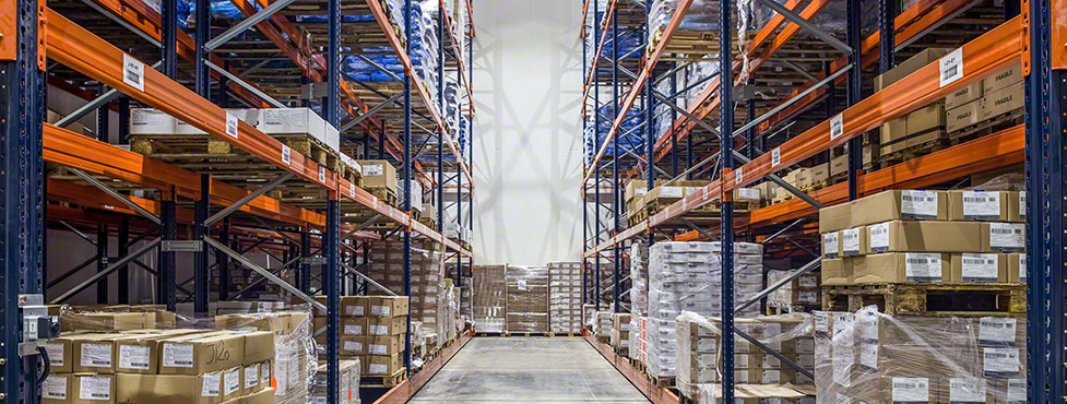 Frigorifiques Charité: Movirack mobile pallet racks in a frozen storage unit Frigorifiques Charité: Movirack mobile pallet racks in a frozen storage unit