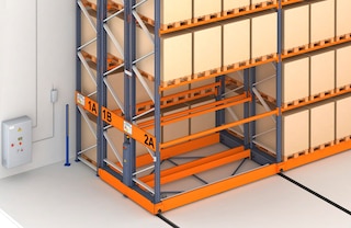 The Movirack system combines static racking, usually located on the ends, and mobile racks