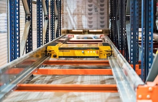 The Shuttle racking system automates the storage and retrieval of pallets in deep channels