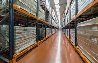 Push-back pallet racking systems are based on the LIFO (last in, first out) management system, so goods are accessed from a single aisle