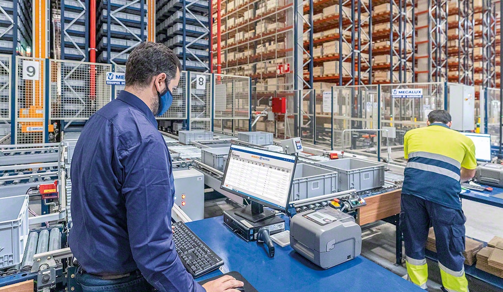 A WMS facilitates stock control, essential for a buffer warehouse with a multi-location inventory management structure