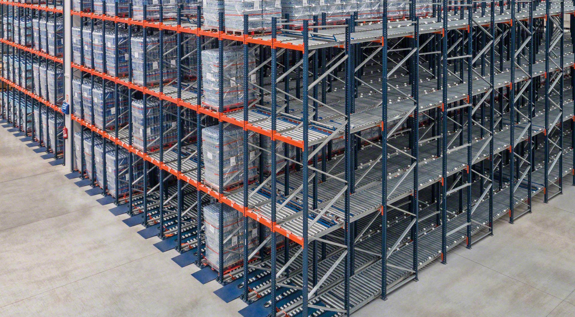 Live pallet racking Live pallet racking