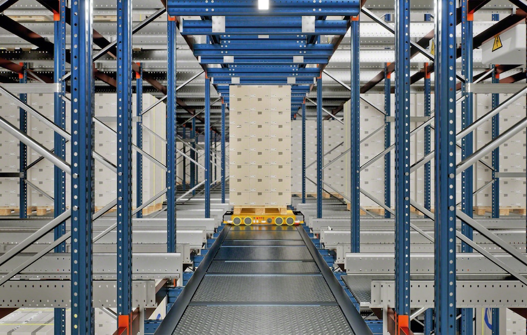 3D Automated Pallet Shuttle 3D Automated Pallet Shuttle