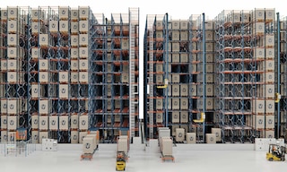 The 3D Automated Pallet Shuttle expedites operations in warehouses with high-turnover products