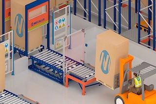 A pallet arrives at the racking block via a conveyor A pallet arrives at the racking block via a conveyor