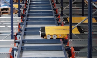 The 4-Way shuttle can navigate the aisles of the racking system autonomously