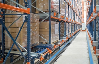 The Automated Pallet Shuttle is a compact storage system that optimises available warehouse space