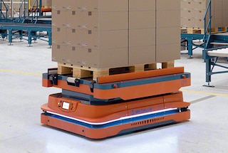 AMR robots transport pallets inside the warehouse
