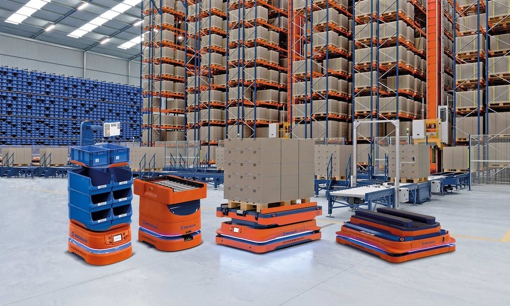 Depending on the model, warehouse AMRs can move boxes, parcels or pallets and support picking tasks