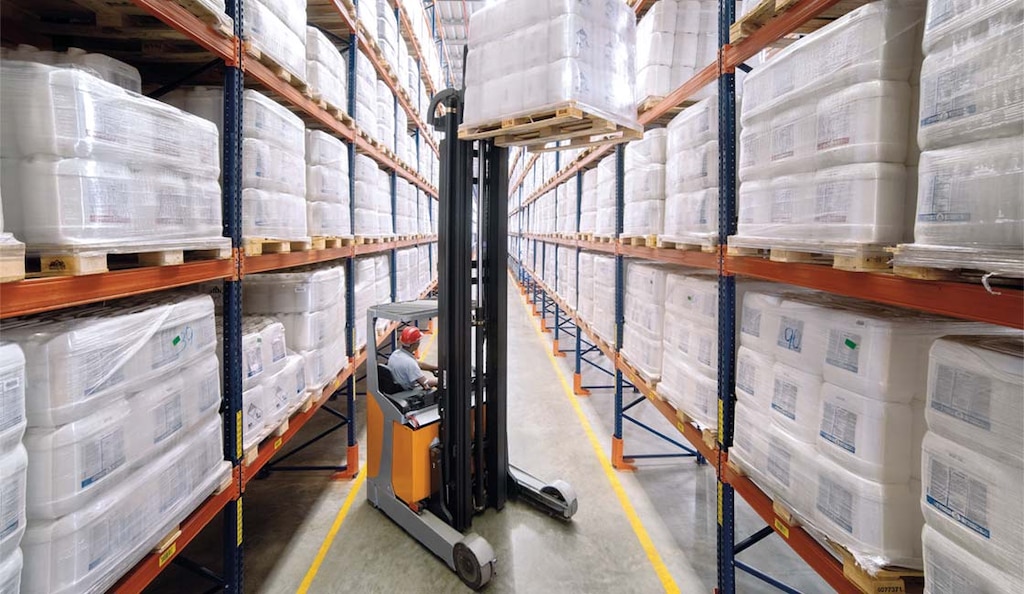 Maintaining high forklift safety regulations helps prevent incidents and supports reliable warehouse performance