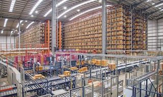 Greenfield vs. brownfield logistics projects in warehouse automation