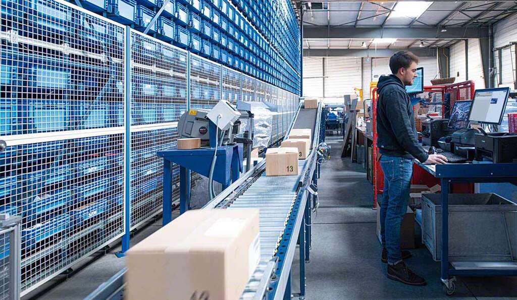 Automating warehouse operations is an effective way to achieve cost reduction in logistics
