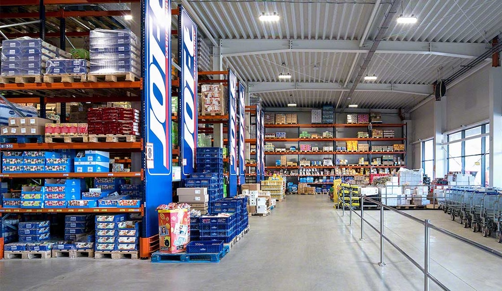 Logistics should anticipate customer needs without overstocking