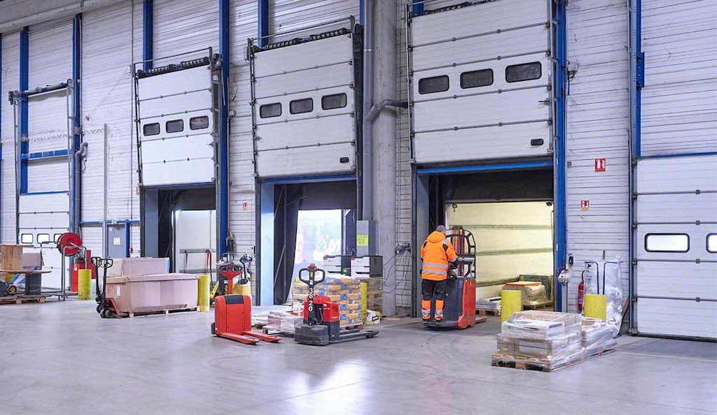 Return logistics includes the receipt and processing of merchandise in the warehouse