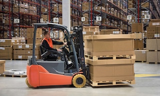 Stacking pallets in a warehouse: A guide for safe practices