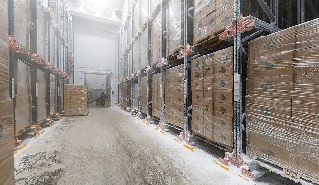 Tunnel freezers freeze products subsequently stored on racking