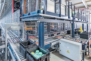 Box conveyor solutions move components and finished goods in production centres