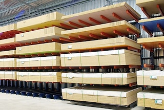 The cantilever racking system is suitable for storing non-palletisable loads