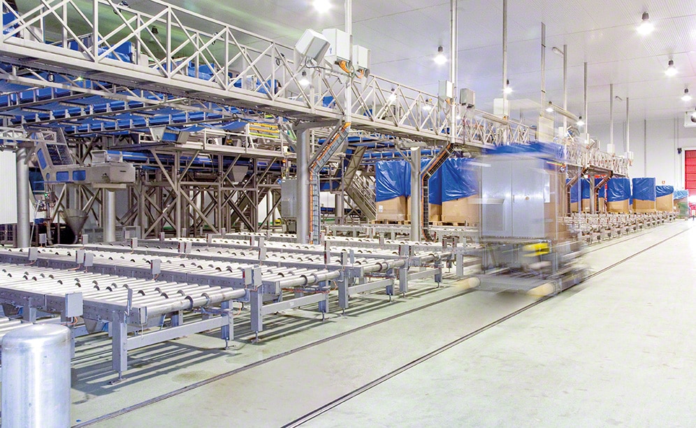 Electrified monorails speed up internal transport in the frozen food warehouse