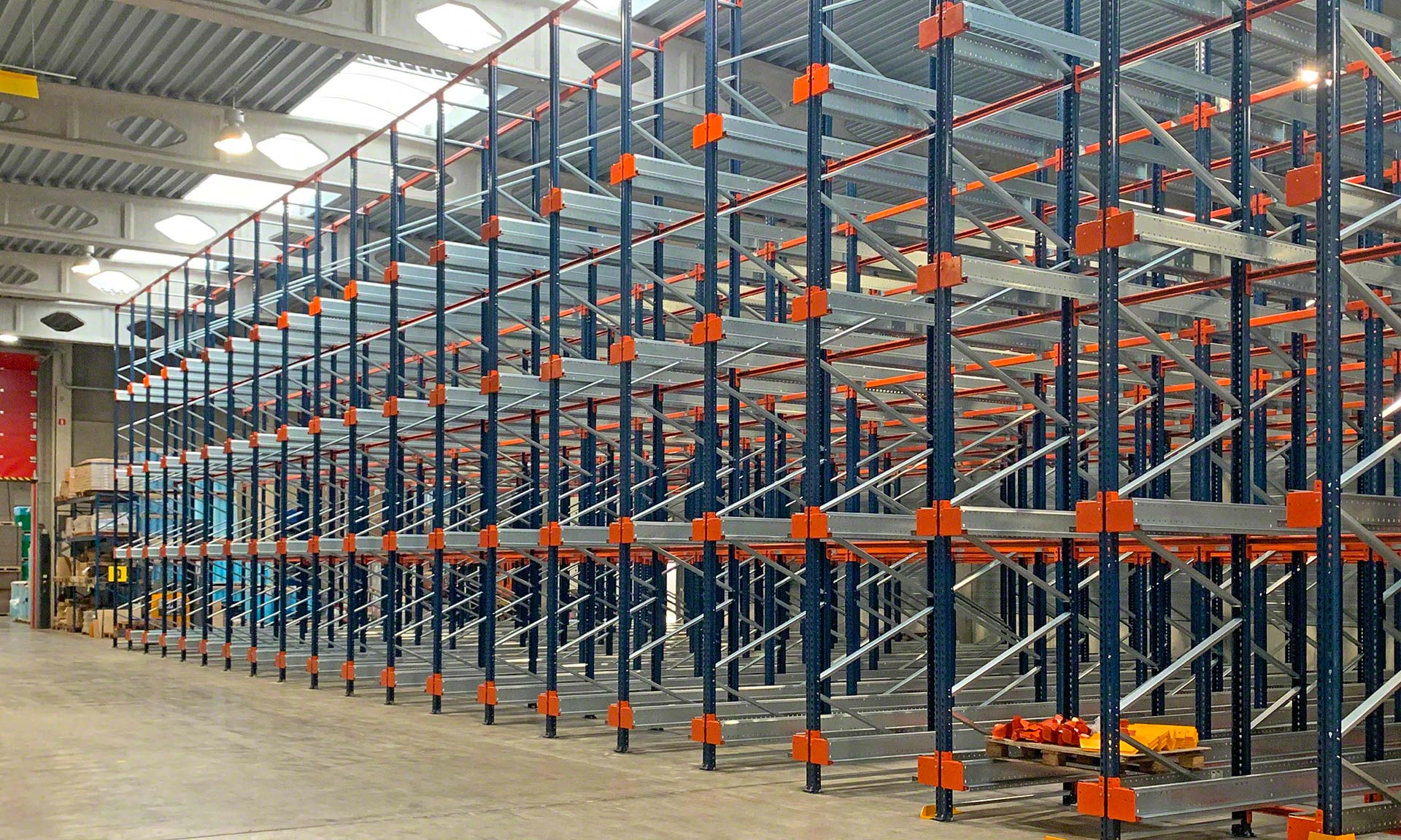 Manna Foods' warehouse in Belgium with the Pallet Shuttle system