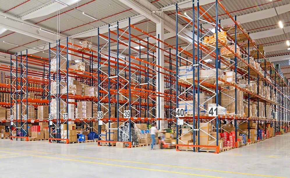 Sportisimo's e-commerce warehouse in Czechia for sporting goods