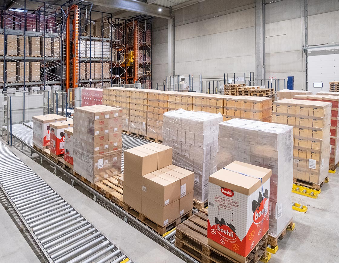 Boehli stores raw materials, packaging, pretzels and other snacks automatically