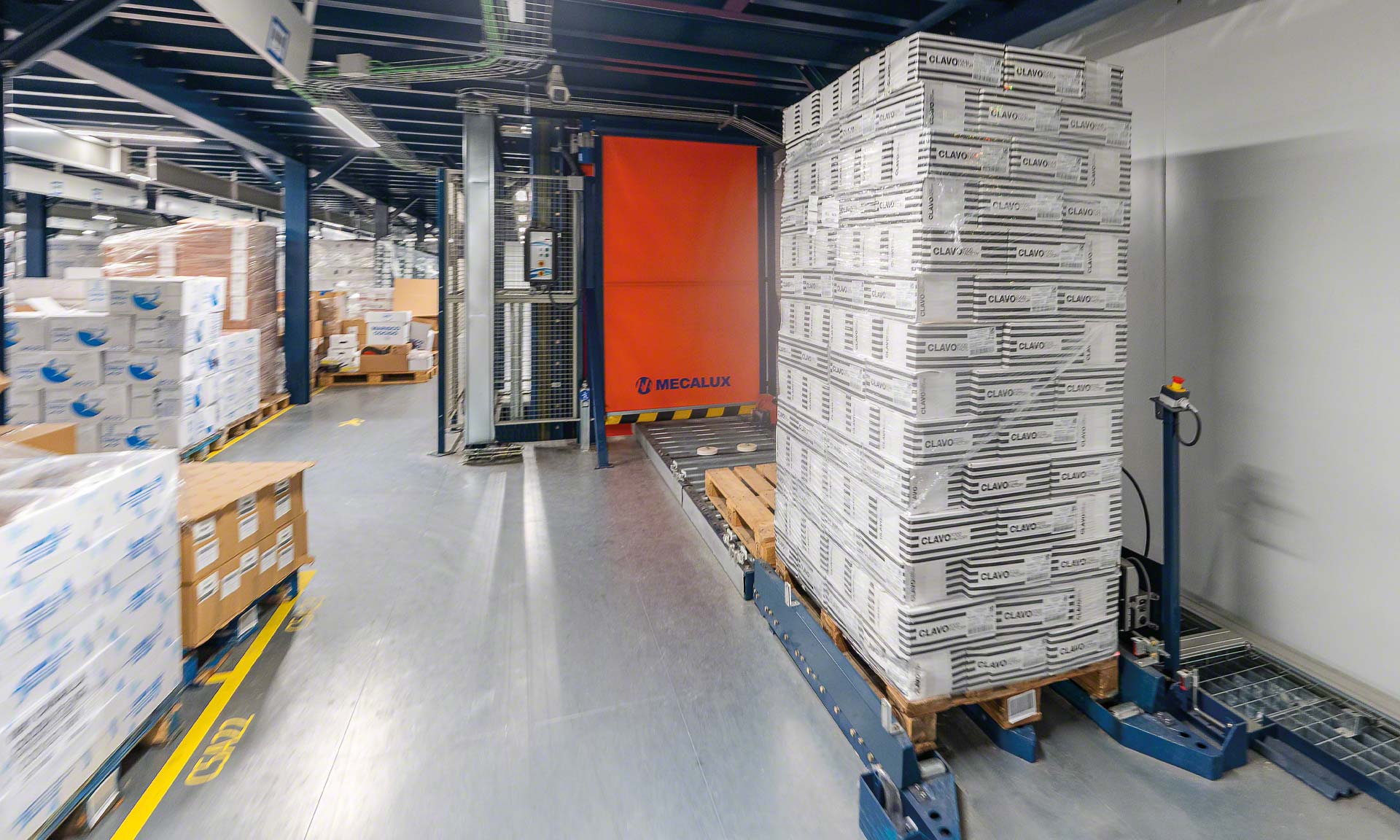 Grupo Clazamar automates internal transport of frozen products Grupo Clazamar automates internal transport of frozen products