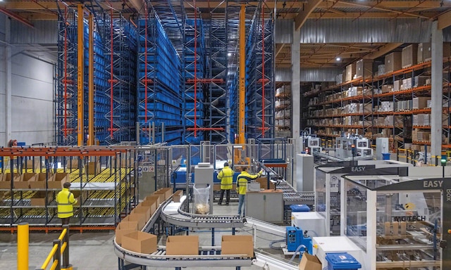 Automated warehouse of 3PL provider Jung Logistique in Dambach-la-Ville