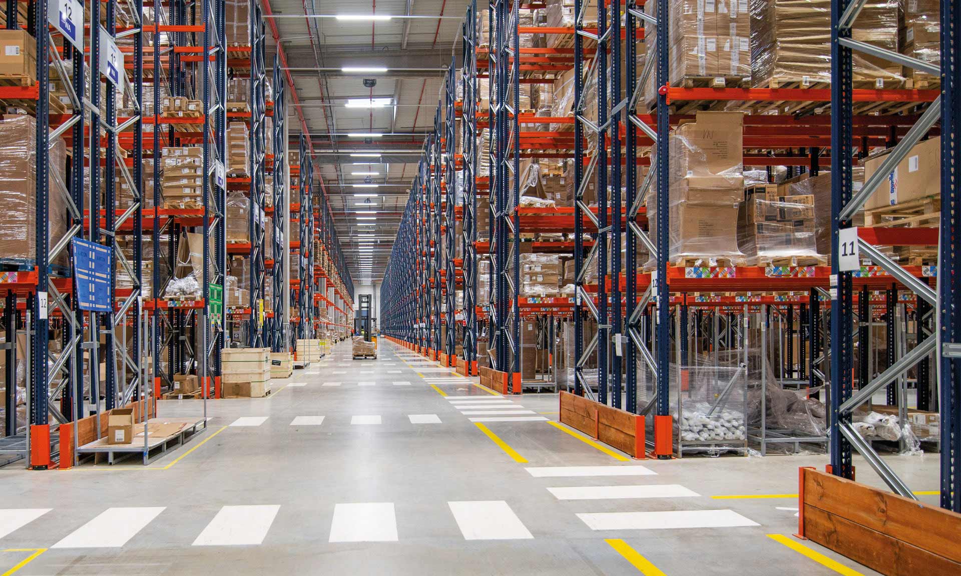 Up to 18,000 orders daily in Sportisimo’s new multichannel warehouse