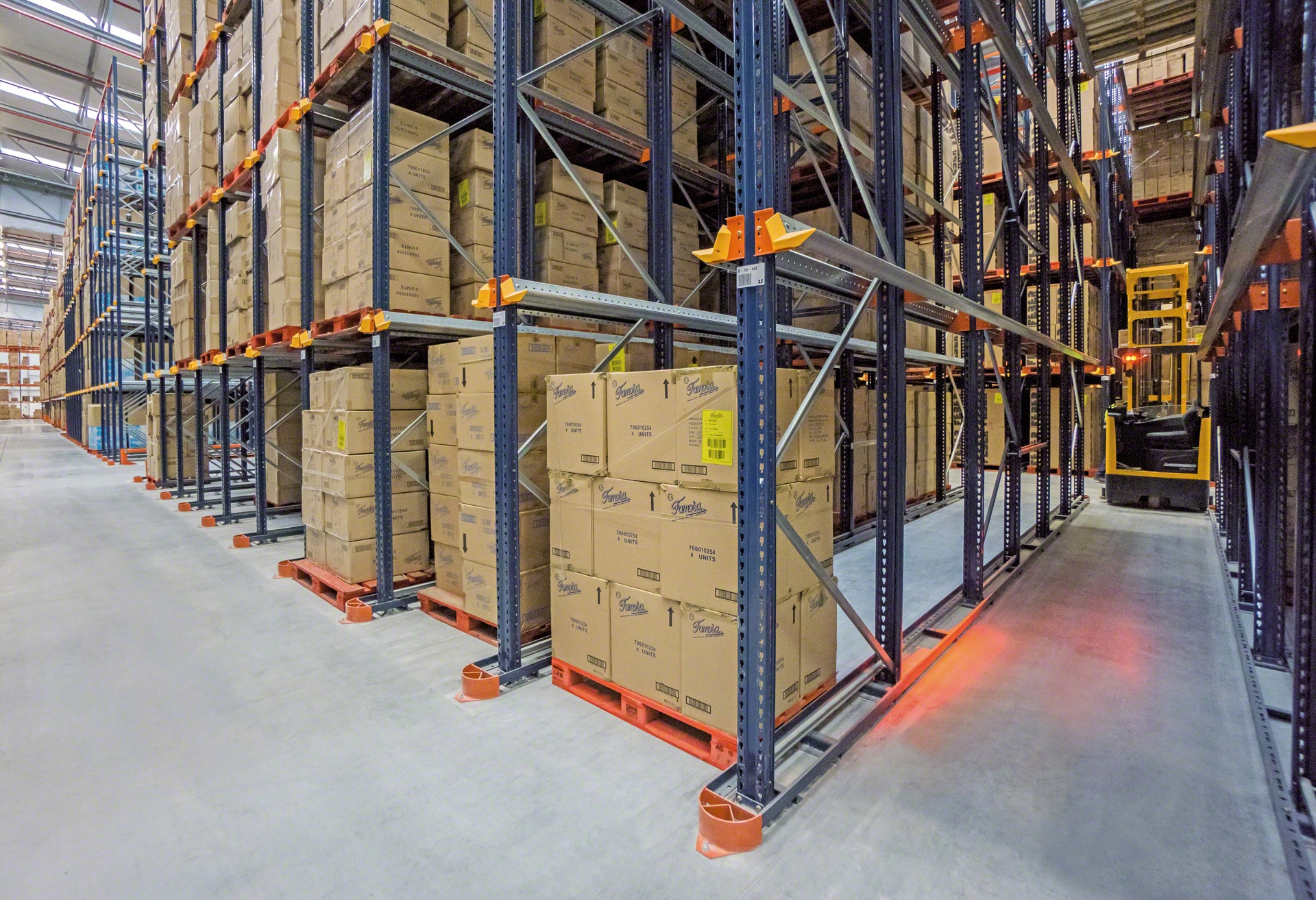 The lower guide rails make it easier for the forklifts to move inside the drive-in racking