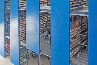 M3 light duty warehouse shelving with raised aisles can span 8 m in height