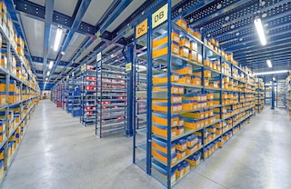 M3 light duty racking offers manual access to all loads stored