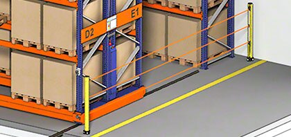 The exterior safety barrier cuts the Movirack system’s power when an operator enters the aisle