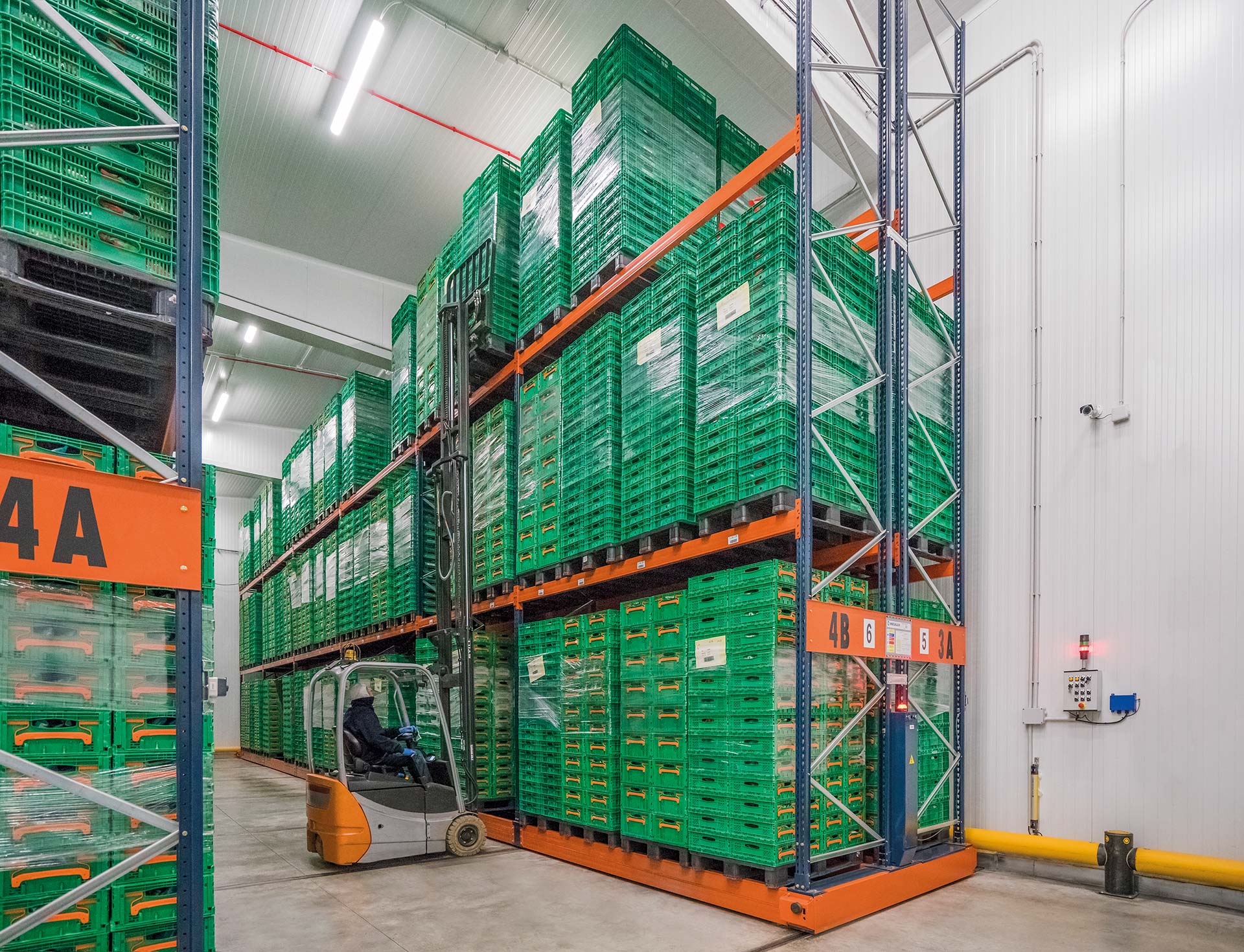 Mobile pallet racking can be used in cold-storage and freezer warehouses