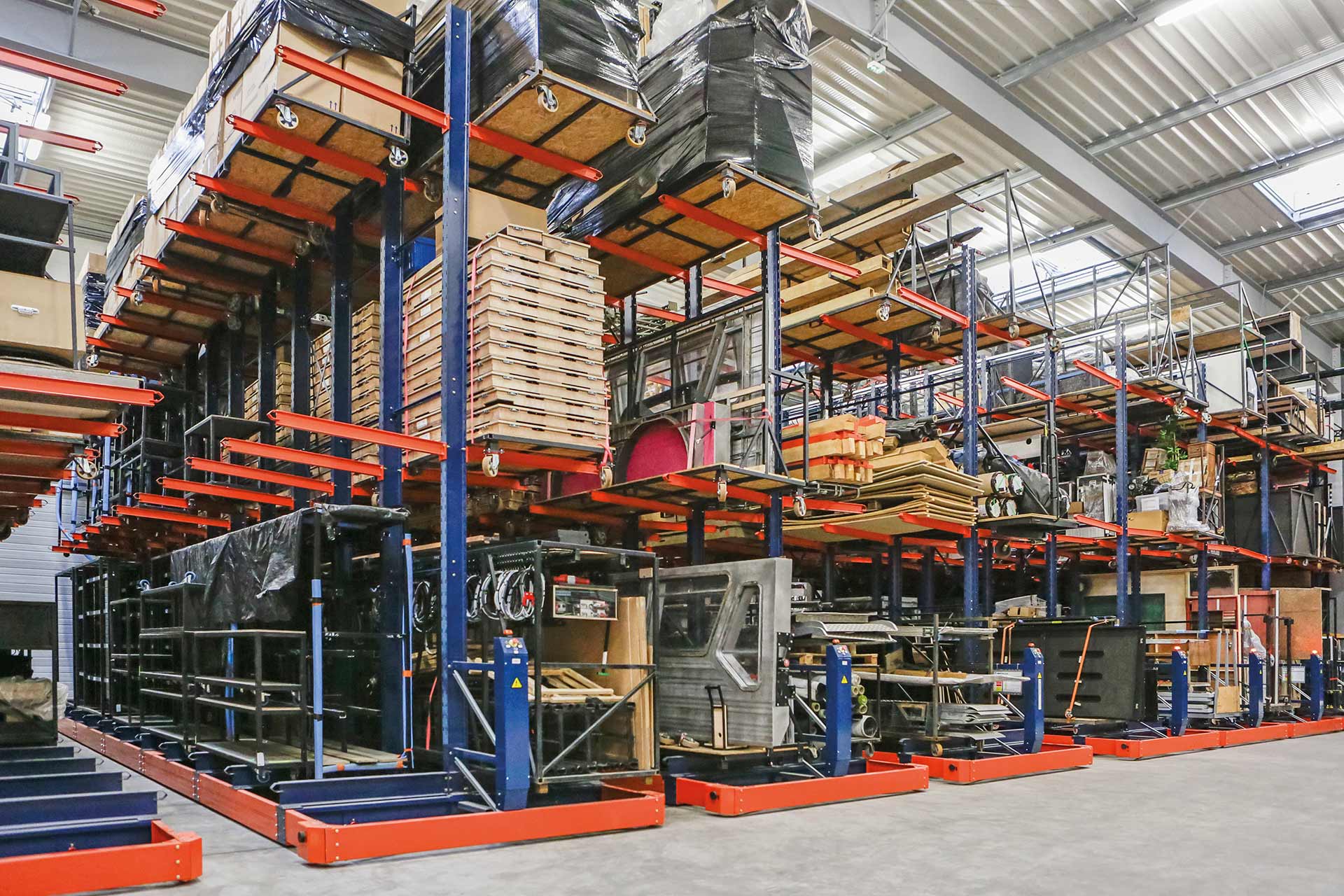 The Movirack system can be designed using cantilever racking to store multiple non-palletised loads