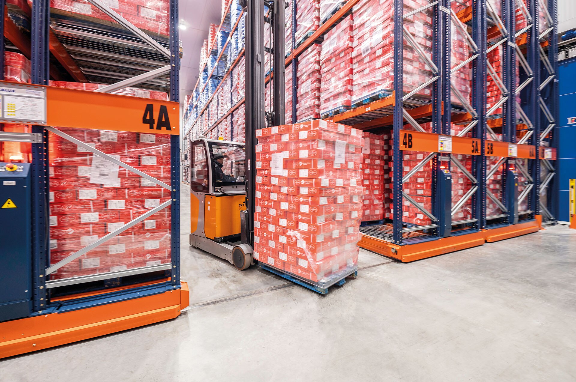 The width of the working aisle will vary depending on the type of forklift used